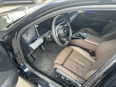 2025 BMW 5 SERIES — миниатюра 13