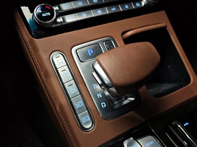 GENESIS G90 - 9