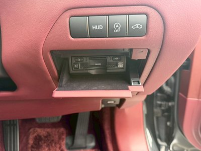 2023 Lexus LS — миниатюра 29