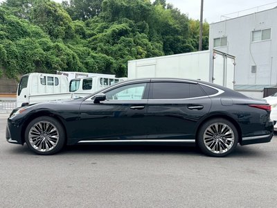 صورة 8 لـ 2023 LEXUS LS
