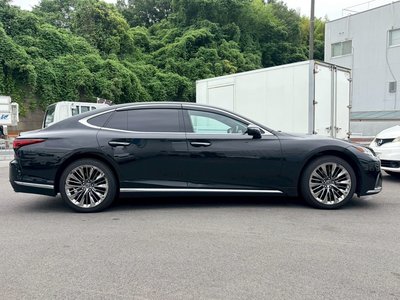 صورة 4 لـ 2023 LEXUS LS