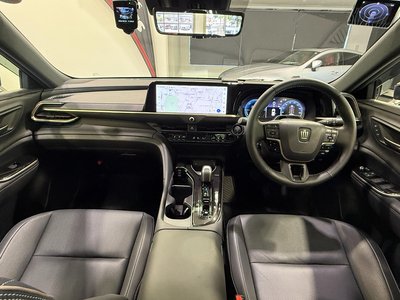 صورة 7 لـ 2025 Toyota CROWN SPORT