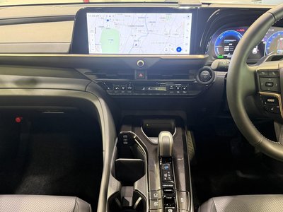 2025 Toyota CROWN SPORT — миниатюра 19