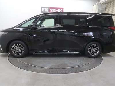 2025 Toyota ALPHARD — фото 9