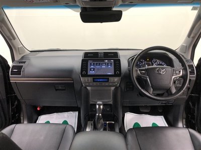 TOYOTA LAND CRUISER PRADO - 9