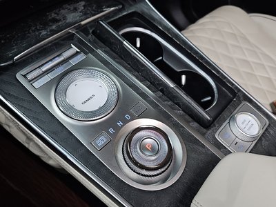 2022 Genesis GV80 thumbnail 12
