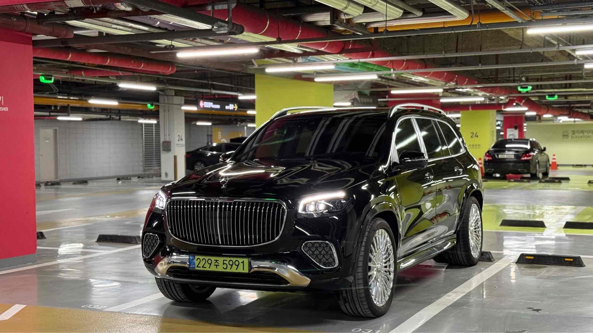 MERCEDES-BENZ GLS - View 1