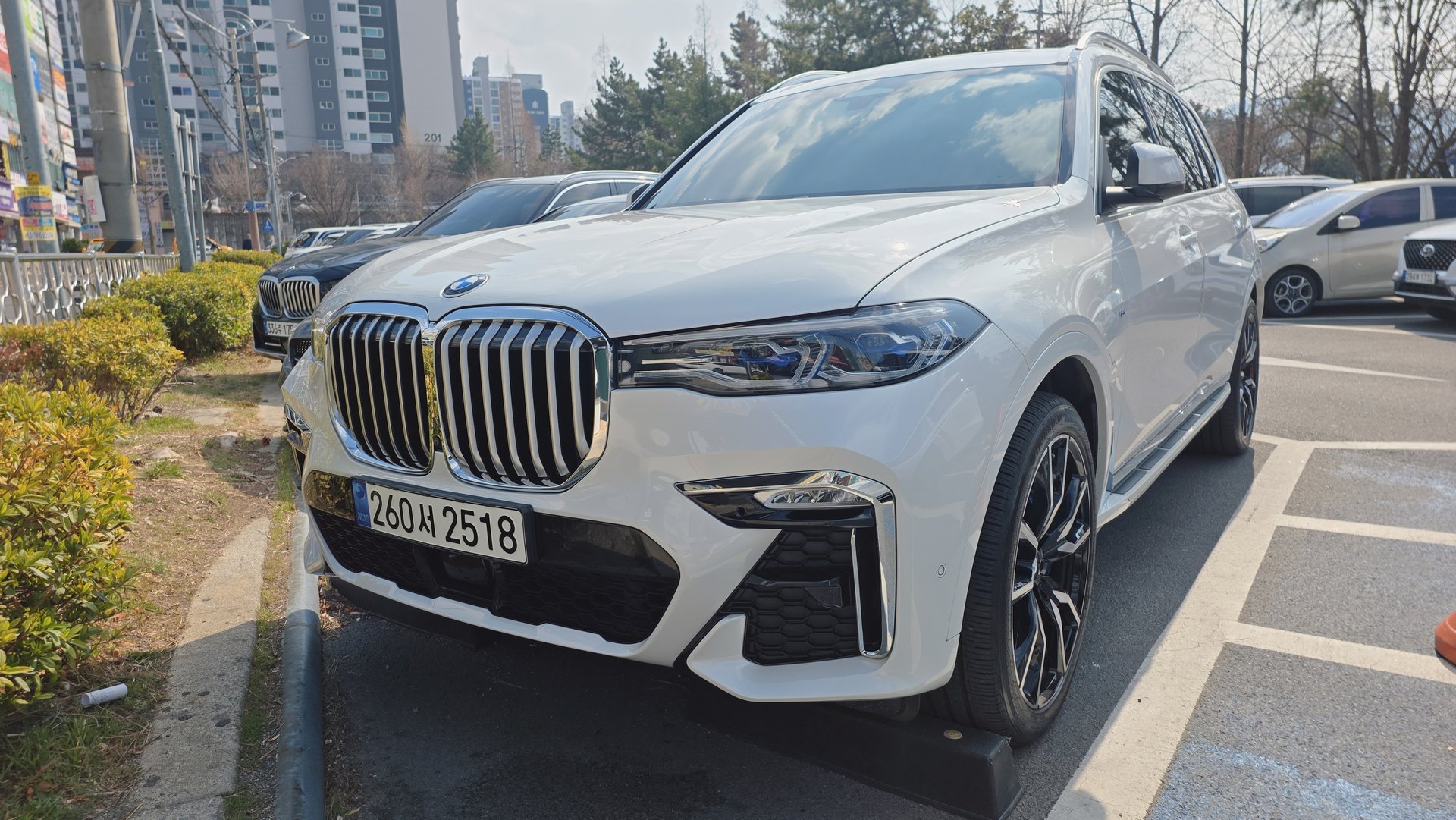 BMW X7 - View 1
