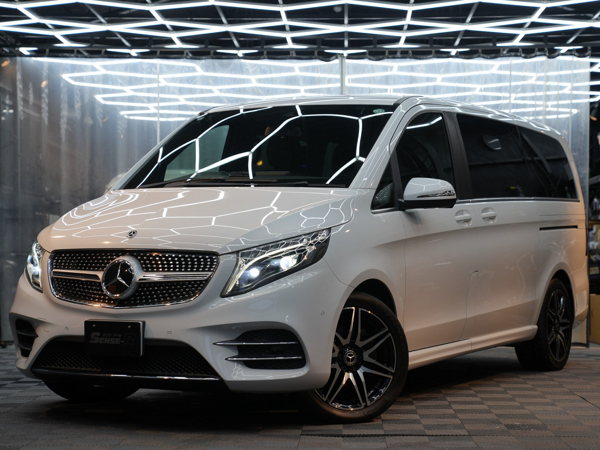 MERCEDES-BENZ V-CLASS - View 1