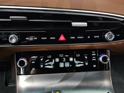 2025 Genesis GV70 — миниатюра 30