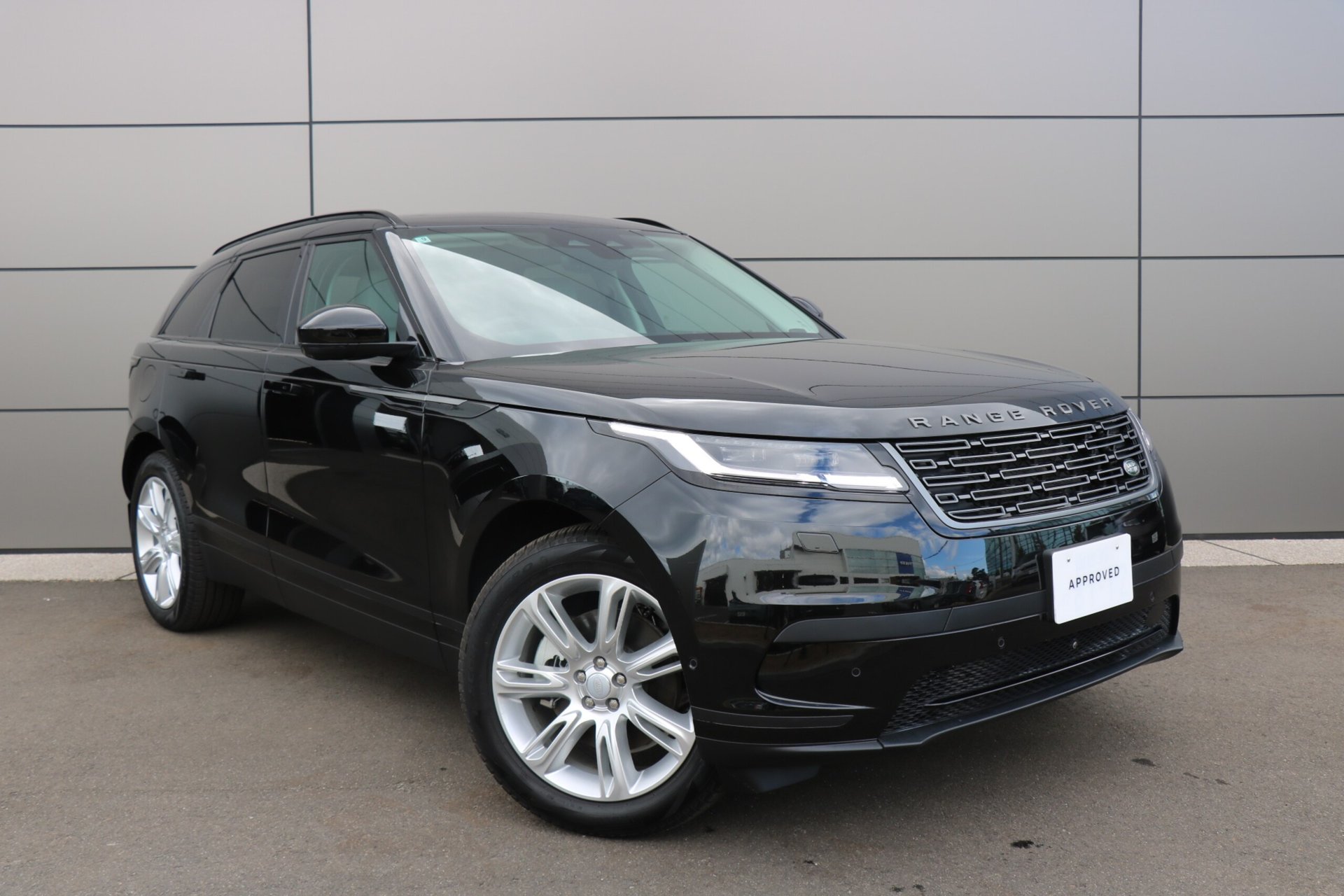 LAND ROVER RANGE ROVER VELAR - View 1