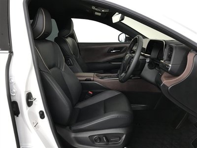 TOYOTA CROWN CROSSOVER - 8