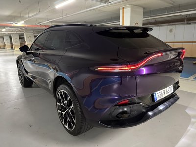 ASTON MARTIN DBX - 6
