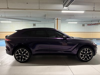 ASTON MARTIN DBX - 3