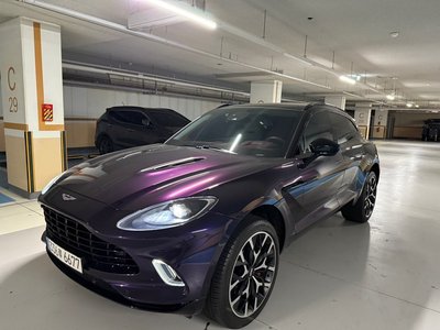 ASTON MARTIN DBX - 1