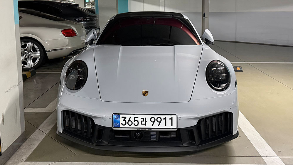 PORSCHE 911 - View 1