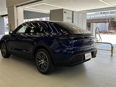 2026 Porsche MACAN — фото 3