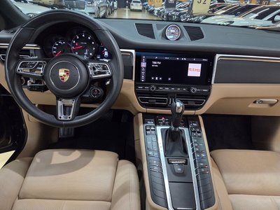 PORSCHE MACAN - 9