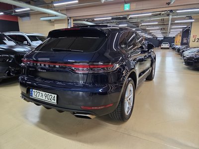 PORSCHE MACAN - 3