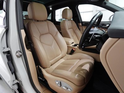 PORSCHE MACAN - 5