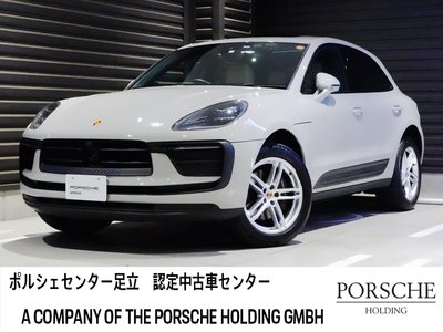 PORSCHE MACAN - 1