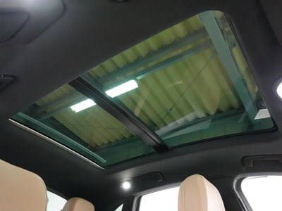 PORSCHE MACAN - 7