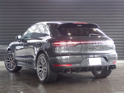 PORSCHE MACAN - 4