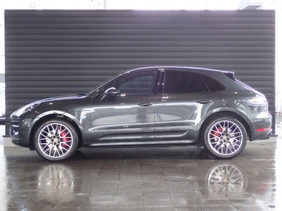 PORSCHE MACAN - 3