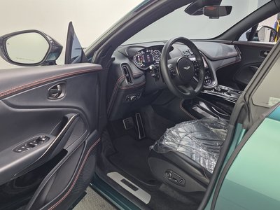 ASTON MARTIN DBX - 10