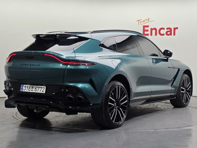 ASTON MARTIN DBX - 3