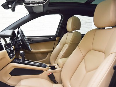 PORSCHE MACAN - 7