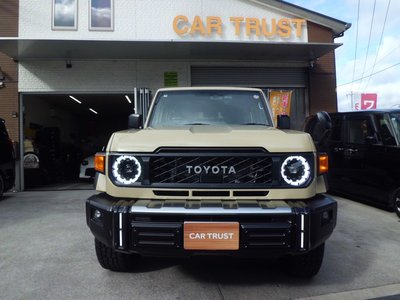 TOYOTA LAND CRUISER 70 - 2