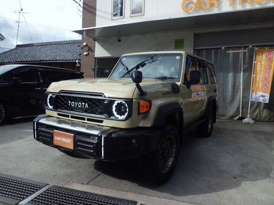 TOYOTA LAND CRUISER 70 - 1
