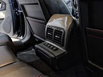 2013 Maserati QUATTROPORTE — миниатюра 16