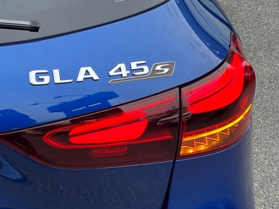 MERCEDES-BENZ GLA AMG - 10