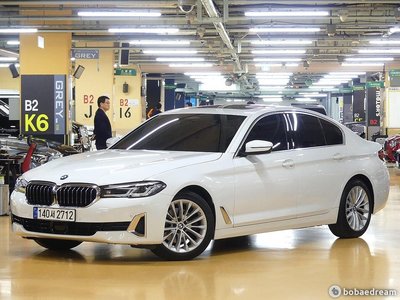 BMW 5 SERIES - 1