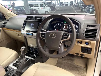 2023 Toyota LAND CRUISER PRADO 缩略图 23