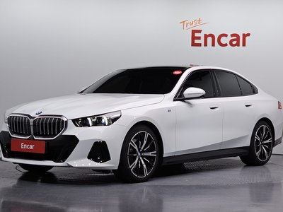 BMW 5 SERIES - 1