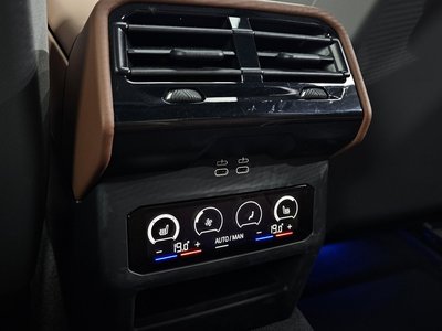 2025 BMW 5 SERIES 缩略图 31