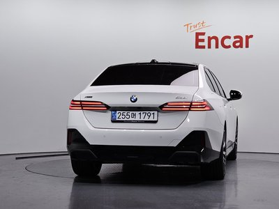 BMW 5 SERIES - 4