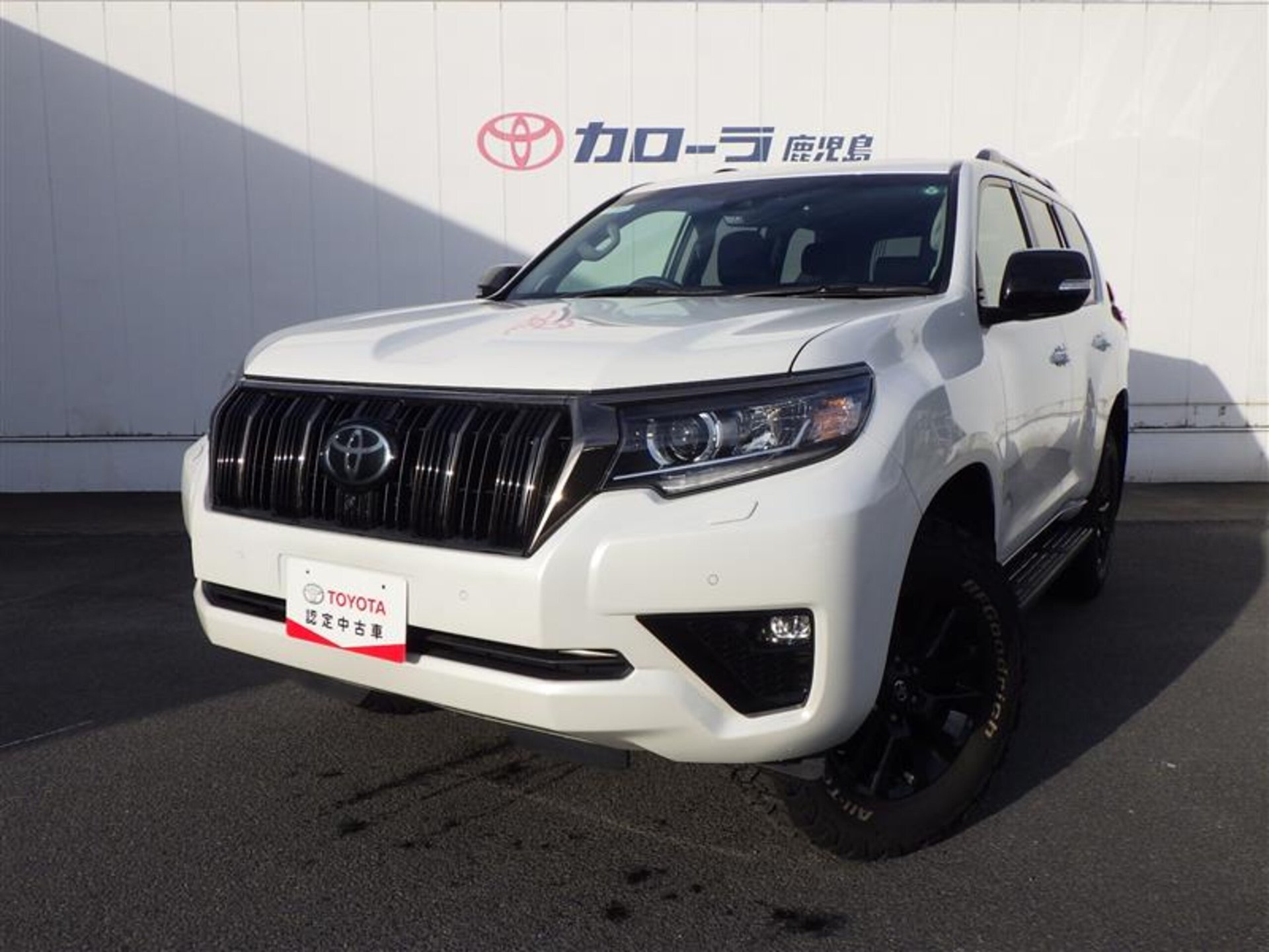 TOYOTA LAND CRUISER PRADO - View 1