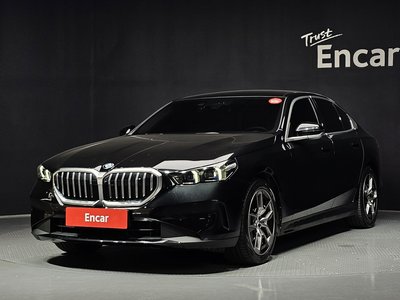 BMW 5 SERIES - 1