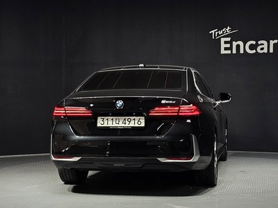 BMW 5 SERIES - 4