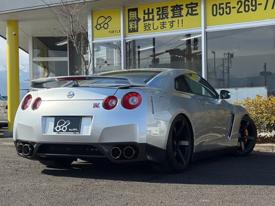 NISSAN GT-R - 2