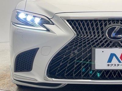2017 Lexus LS — миниатюра 25