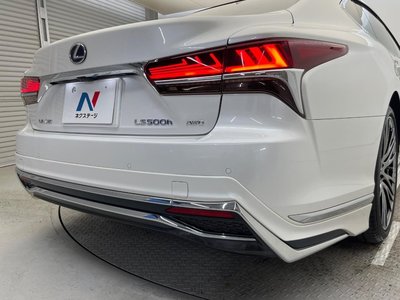 2017 Lexus LS — миниатюра 36