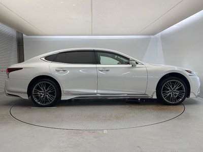 2017 Lexus LS — миниатюра 28