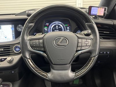 2017 Lexus LS — миниатюра 48