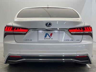 2017 Lexus LS — миниатюра 16