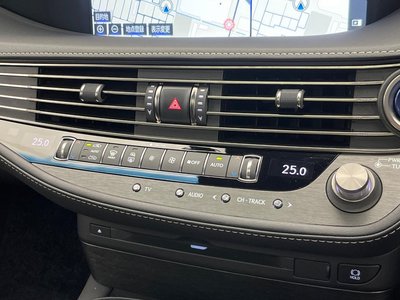 2017 Lexus LS — миниатюра 67